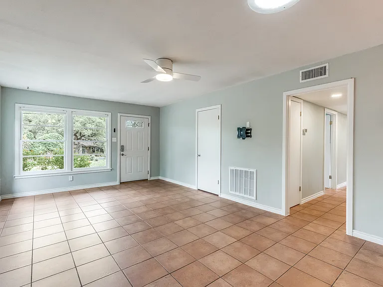 11504 Oakwood Dr — Photo 8