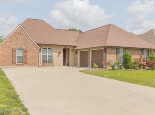 207 Psalm Ct, Youngsville, LA 70592