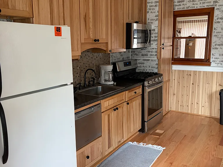 1856 Elm Dr — Photo 8