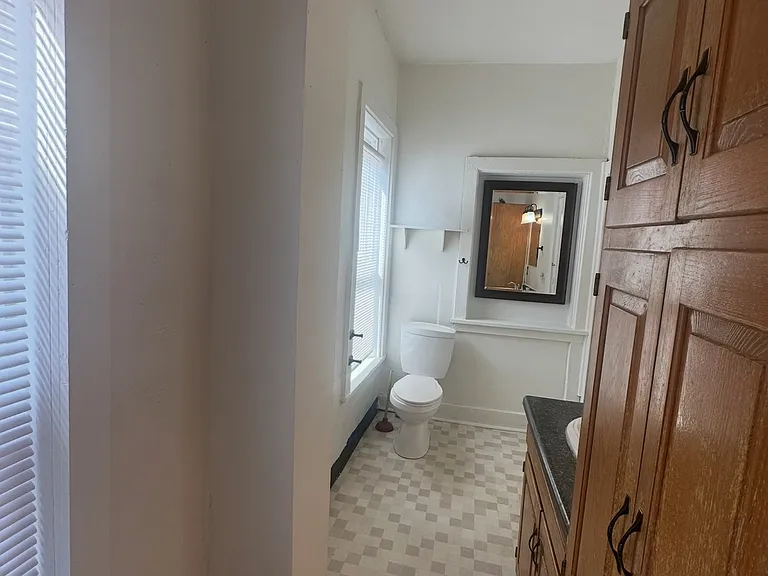 621 N 9th St #1 — Photo 17