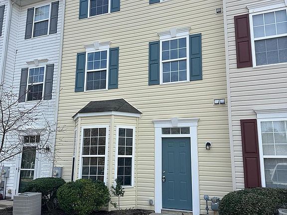 3rd image of 1404 Blue Heron Dr