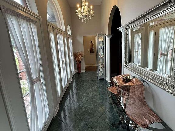 4th image of 1800 Fox Meadow Ln