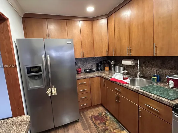 1075 W 68th St APT 403, Hialeah, FL 33014