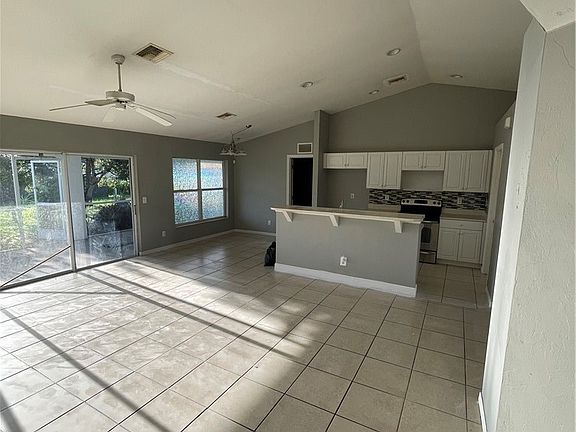 3rd image of 1522 Nelson Rd N