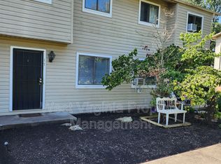 17 Cherrywood Ter, Beaver, WV 25813