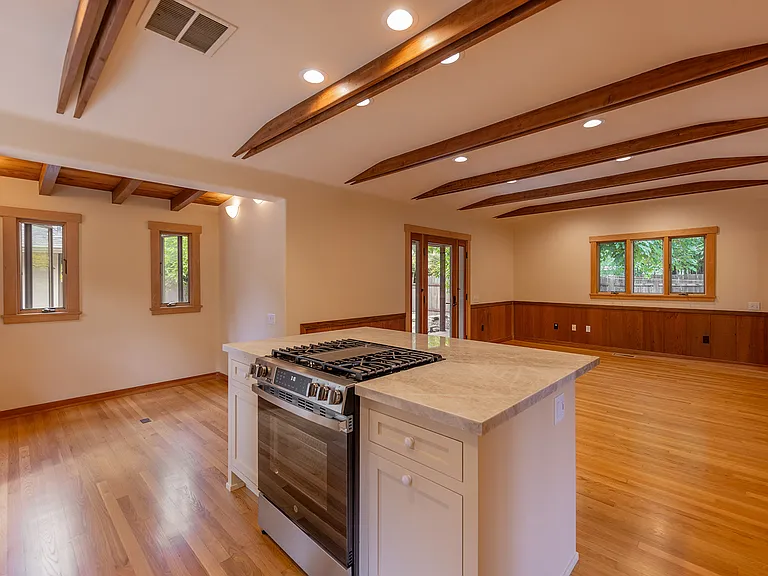 136 S Poli St — Photo 10