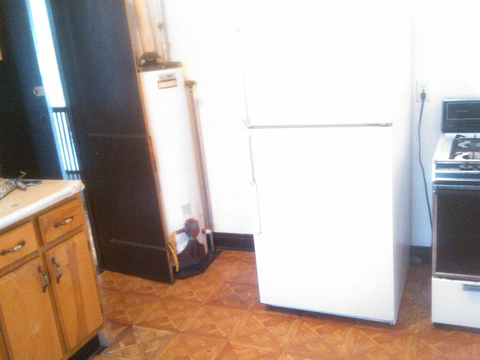 2nd image of 2103 N Hamlin Ave #3