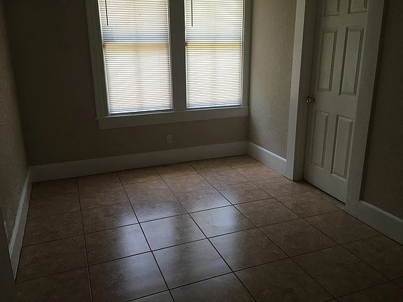 5th image of 2632 Ernest St