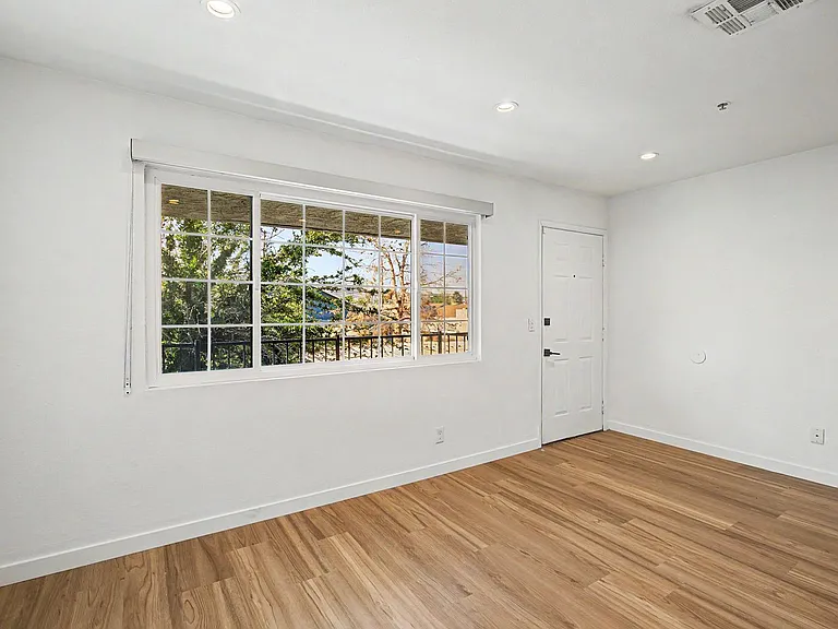 1937 Sunset Circle — Photo 14