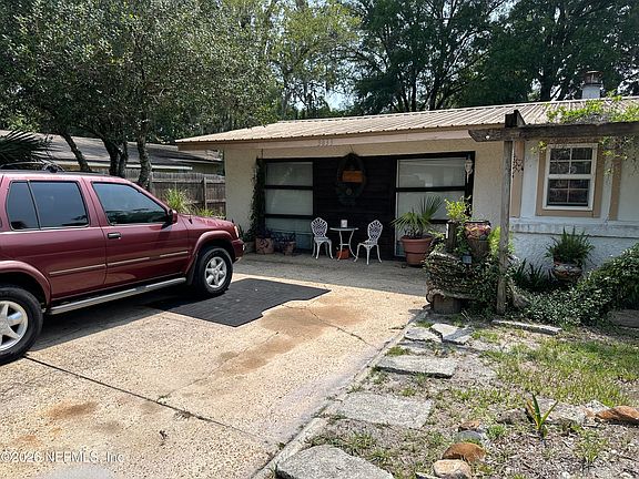 2nd image of 3833 ANVERS Boulevard