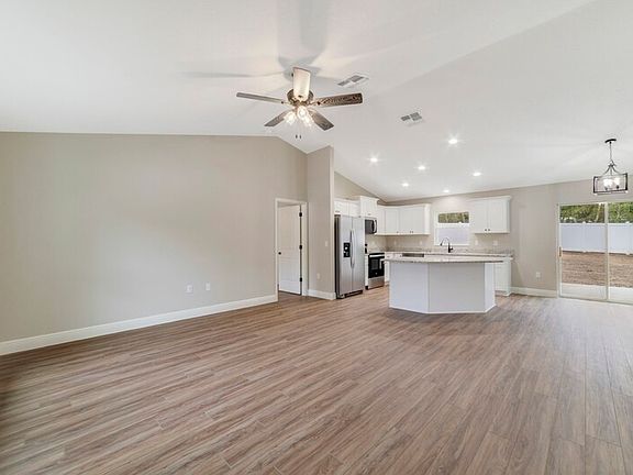 5th image of 774 W Deacon Pl