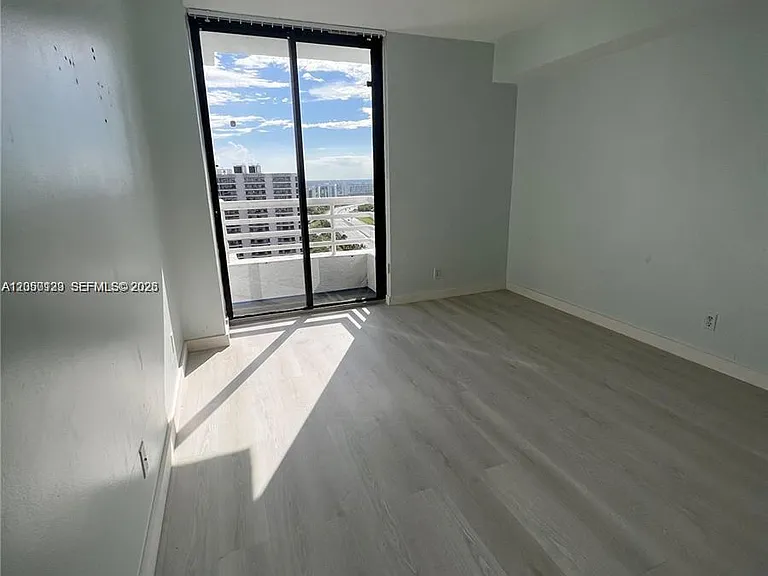 3300 NE 192nd St #5 — Photo 9