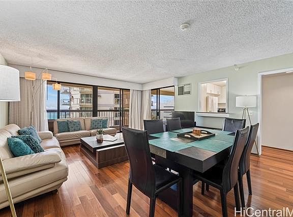 3rd image of 2470 Kalakaua Ave #Penthouse 3801