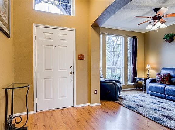 5th image of 2301 Henley Ct