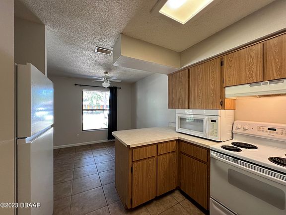 4th image of 3018-3020 India Palm Dr