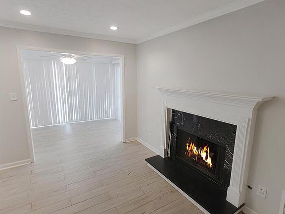 4th image of 901 Augusta Dr