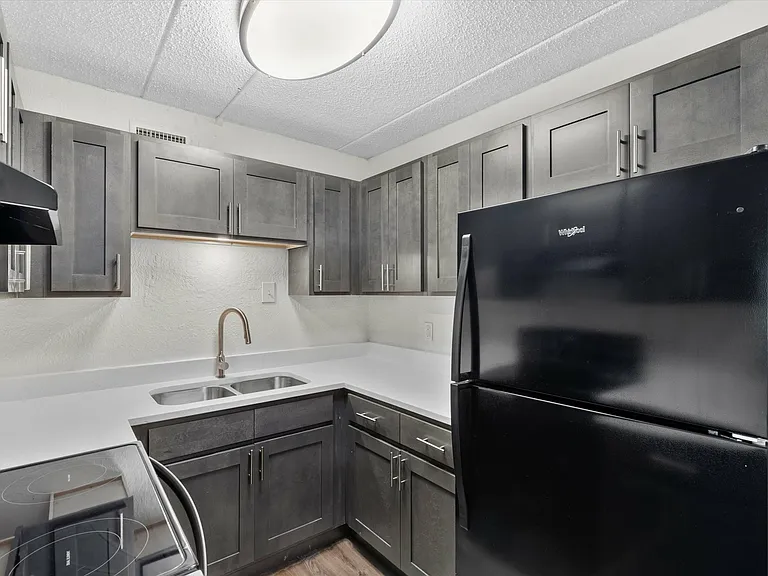 Paradise Gardens 55+ Senior Apartments — Photo 15