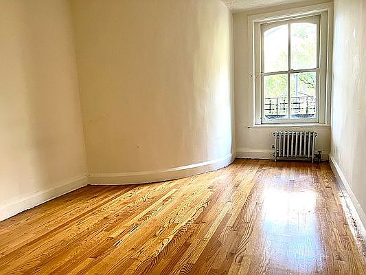 5th image of 32 Joralemon St #129