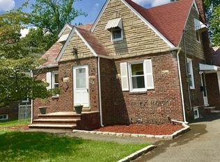 24 Iroquois Rd, Cranford, NJ 07016