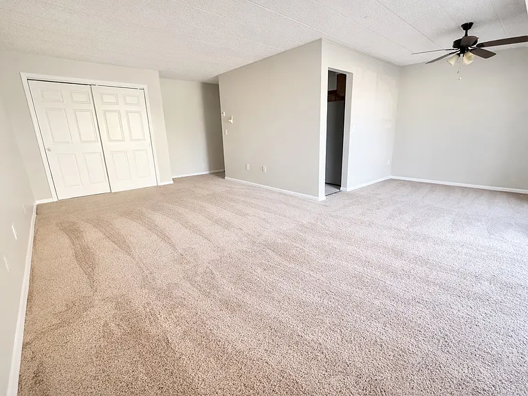 Large 1-Bedroom W/ Balcony