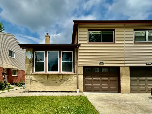 9120 Hollyberry Ave, Des Plaines, IL 60016