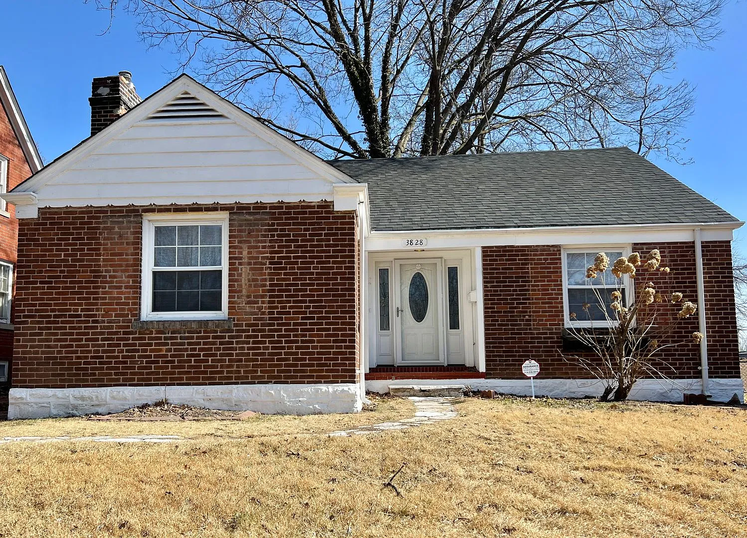 3828 Oakridge Blvd photo 1