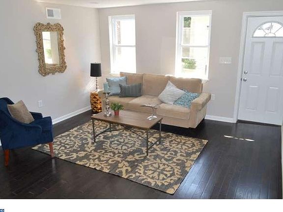 3rd image of 1146 S Sydenham St
