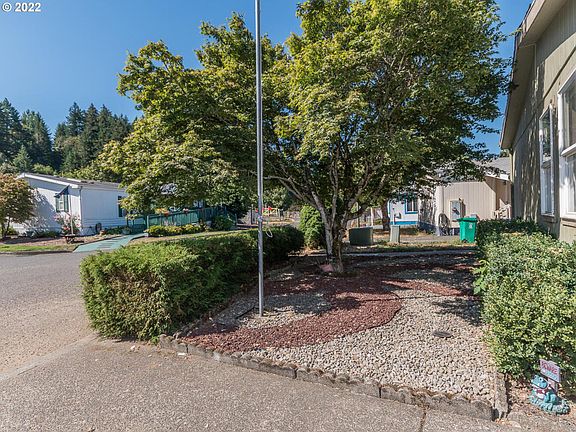 2nd image of 3930 SE 162nd Ave Unit 70