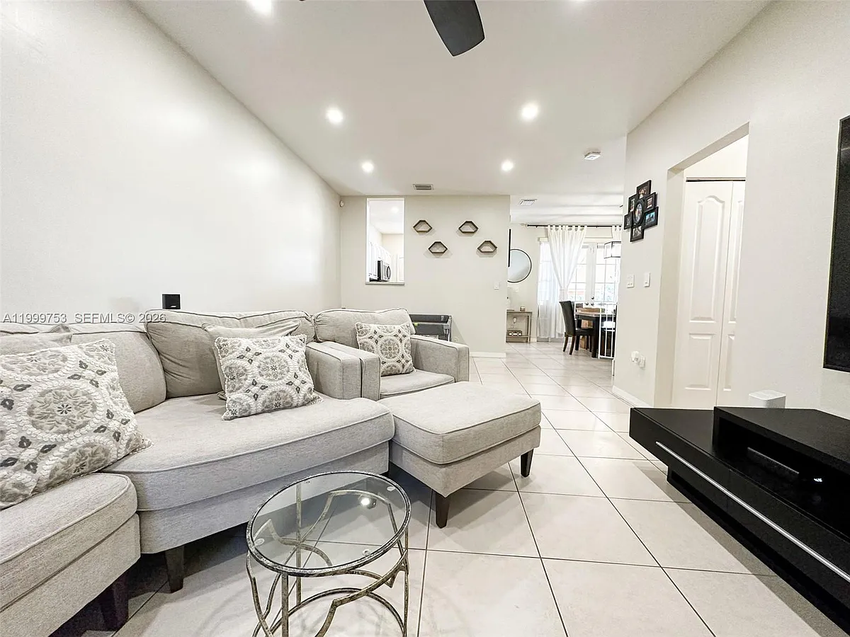 Building Photo - 130 Riverwalk Cir #130