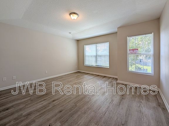 5th image of 8141 Dandy Ave