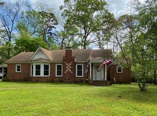 505 Pine St, Center, TX 75935