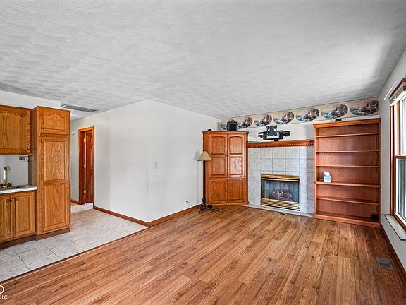 4th image of 806 Sam Ralston Rd