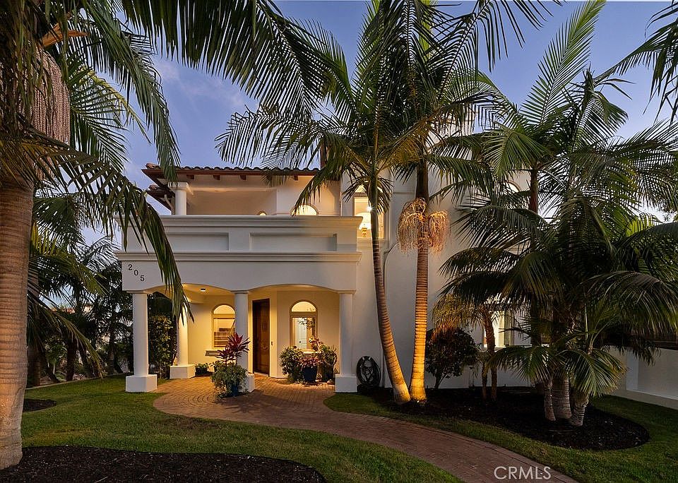 1st image of 205 W Avenida Valencia