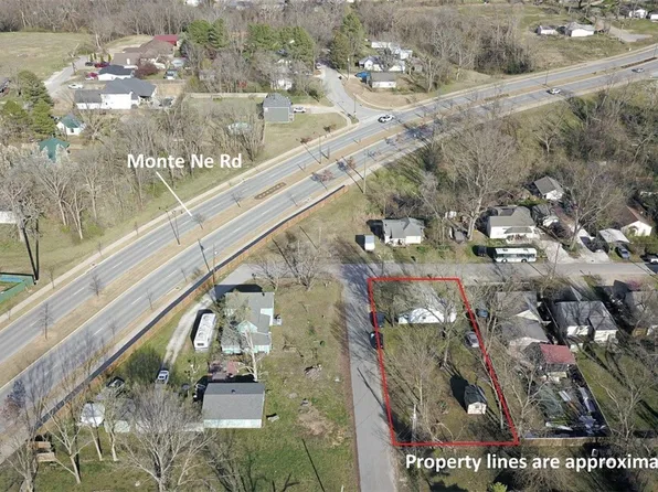 902 S D St, Rogers, AR 72756