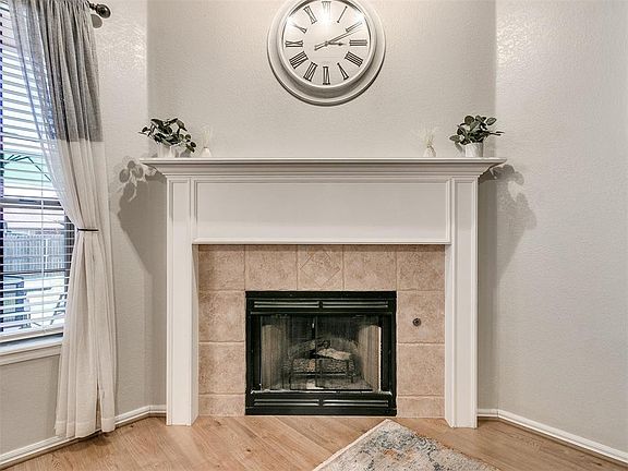 4th image of 141 SW 132nd St