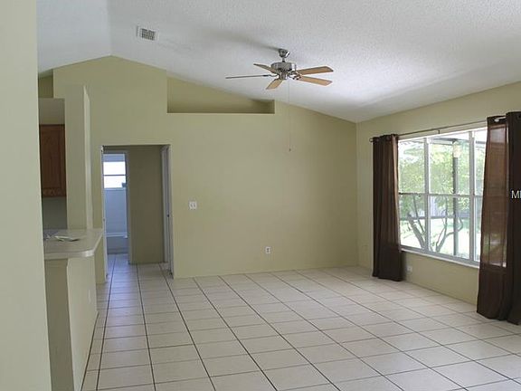 3rd image of 1068 Providence Ln