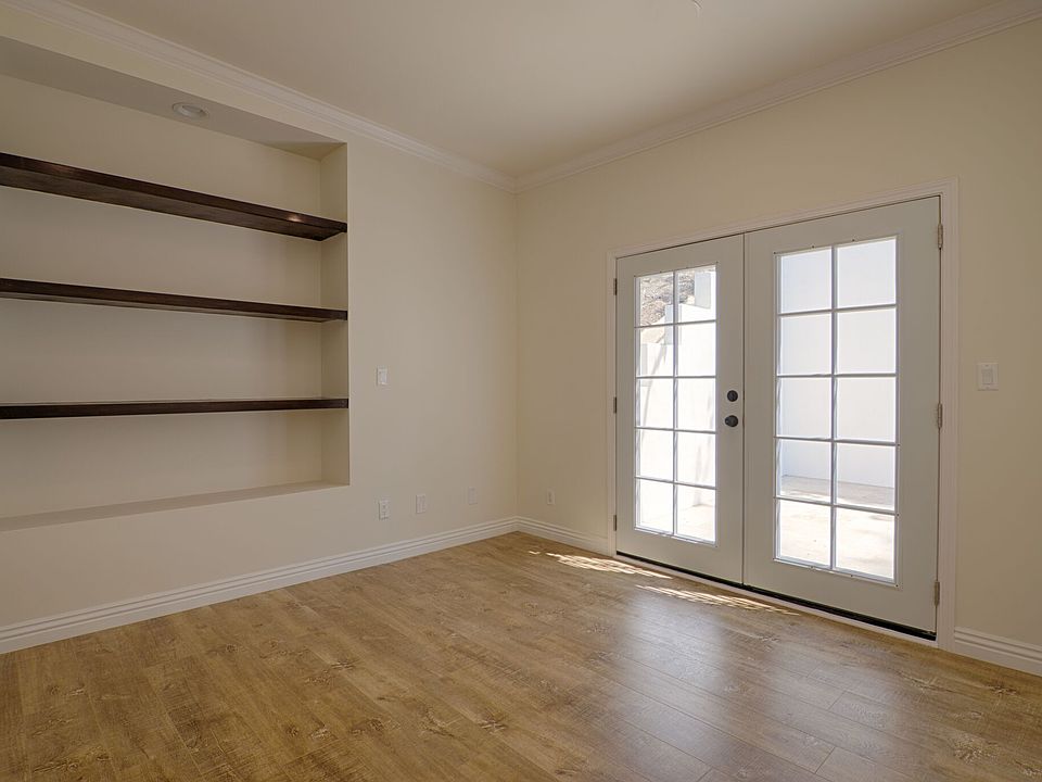 1st image of 5060 Tendilla Ave
