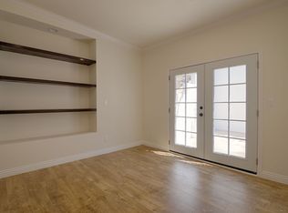 5060 Tendilla Ave, Woodland Hills, CA 91364