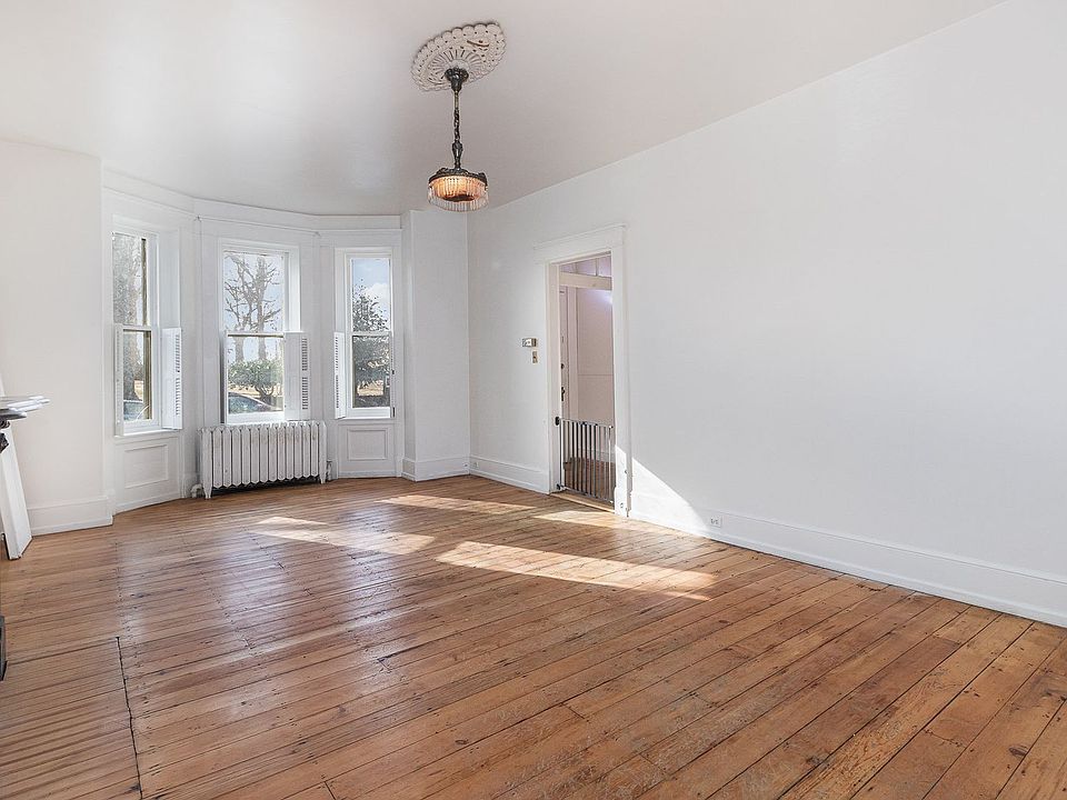 1st image of 711 E Orange St #1