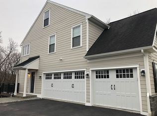 105 Pennfield Dr, Kennett Square, PA 19348