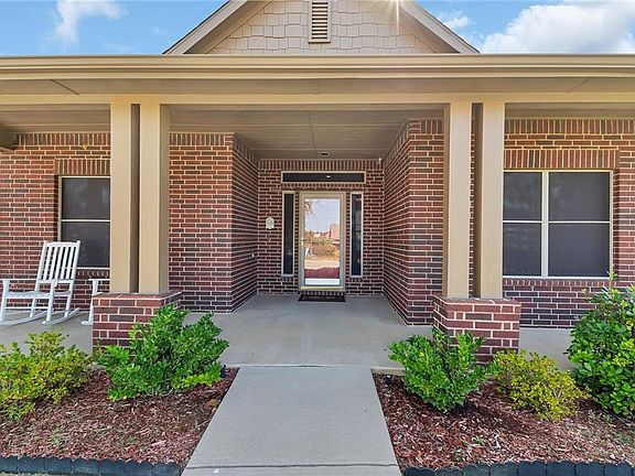 3rd image of 10924 Owl Creek Dr
