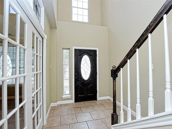3rd image of 16801 Stockton Dr