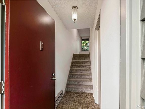 2nd image of 724 NW 189th Ln #724