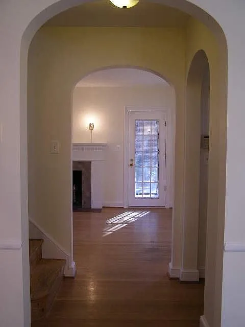 435 N Monroe Street — Photo 3