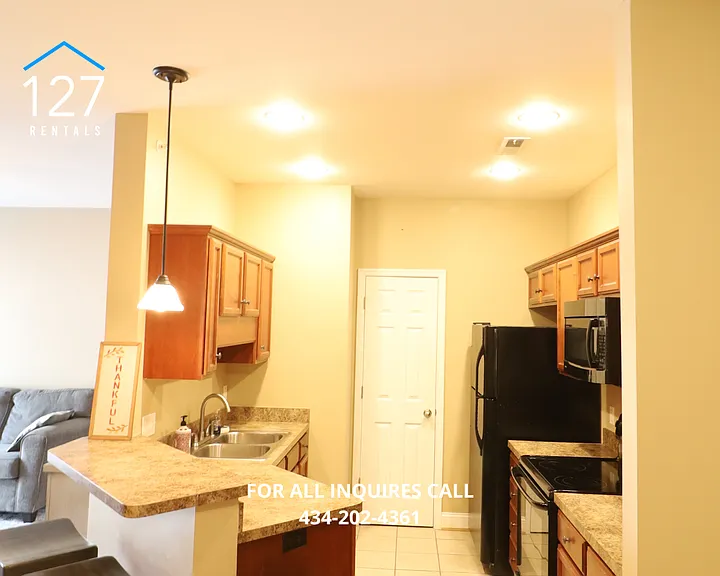 205 Capital St #201 — Photo 4