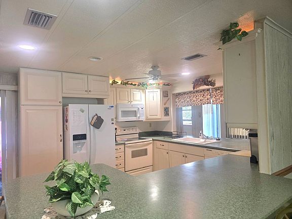 5th image of 7807 Buena Vista Dr N