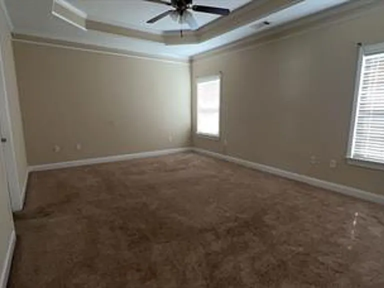 241 Miller St NE — Photo 15