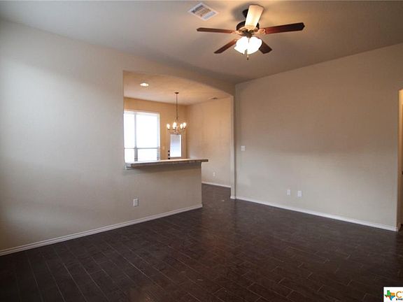 2nd image of 505 Creekside Cir