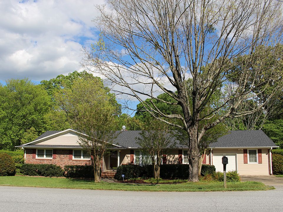 1st image of 116 Danbury Dr