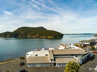 2411 Skyline Way UNIT 104, Anacortes, WA 98221